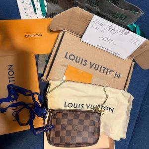 LOUIS VUITTON MINI POCHETTE